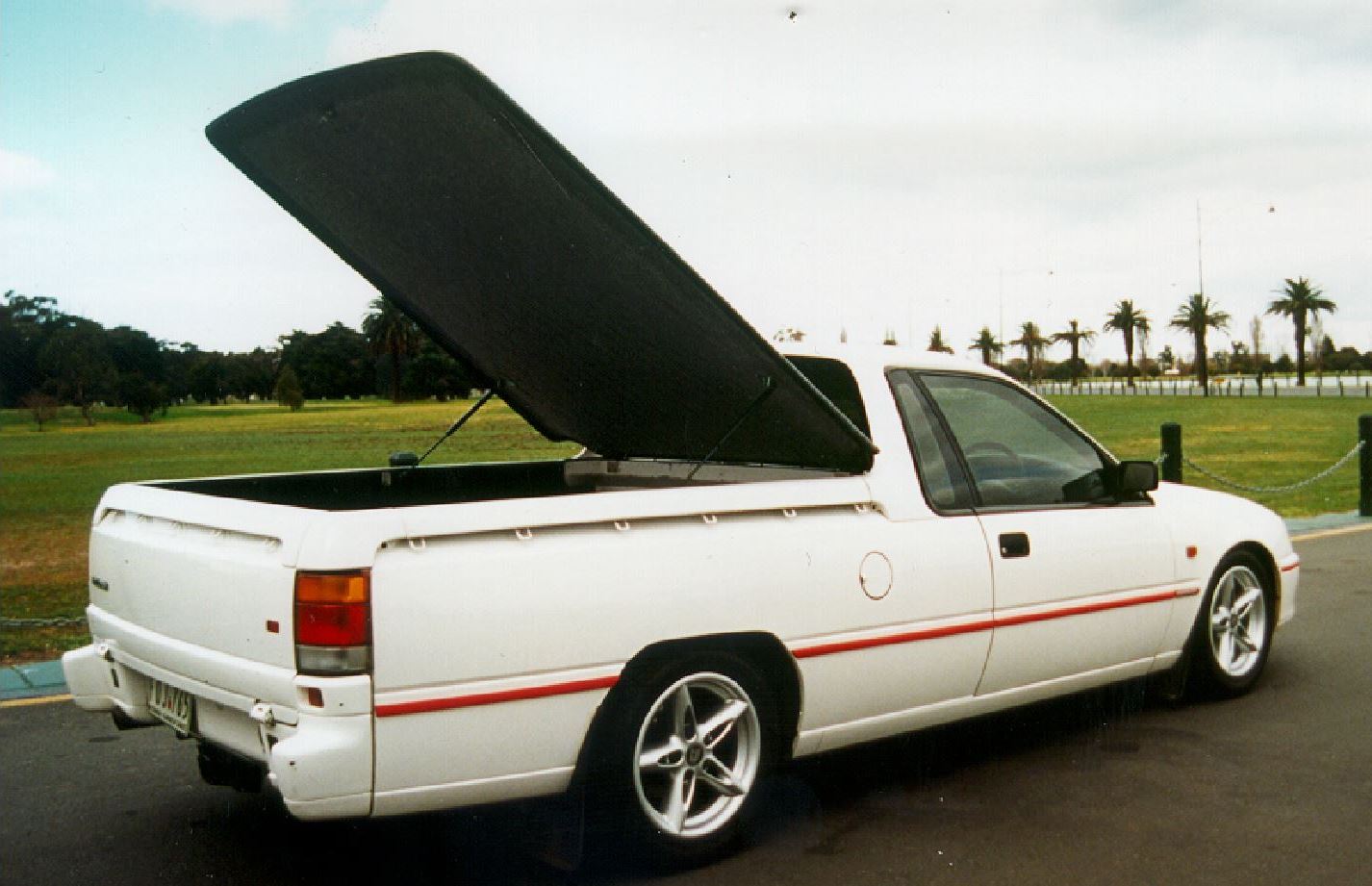 VS VR VT Commodore Gas Struts Flat Top Fibreglass Ute Lid Hard Cover 860344 350n