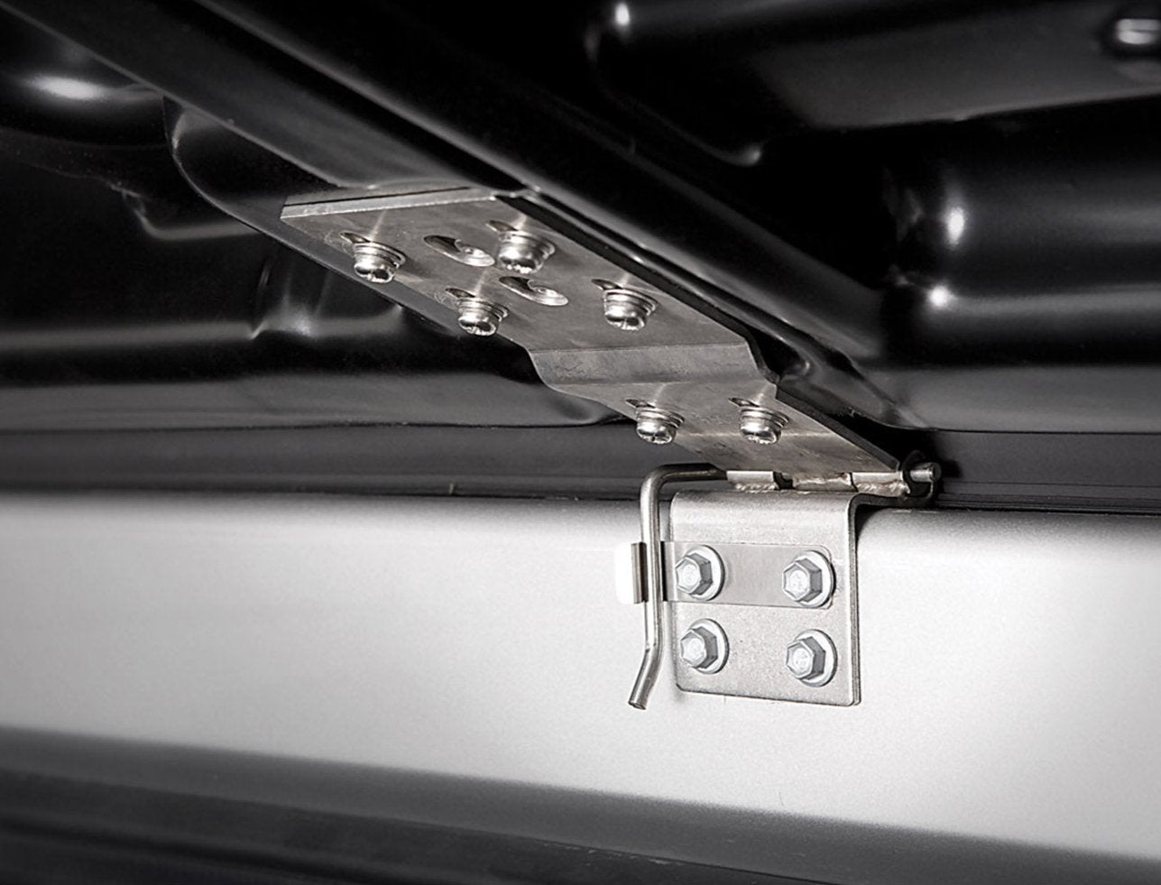 VU VY VZ Commodore 25mm Female Hinge & Pins Fitment on Ute for EGR Ute Lid with Shiny Black Plastic Underneath Kit-D