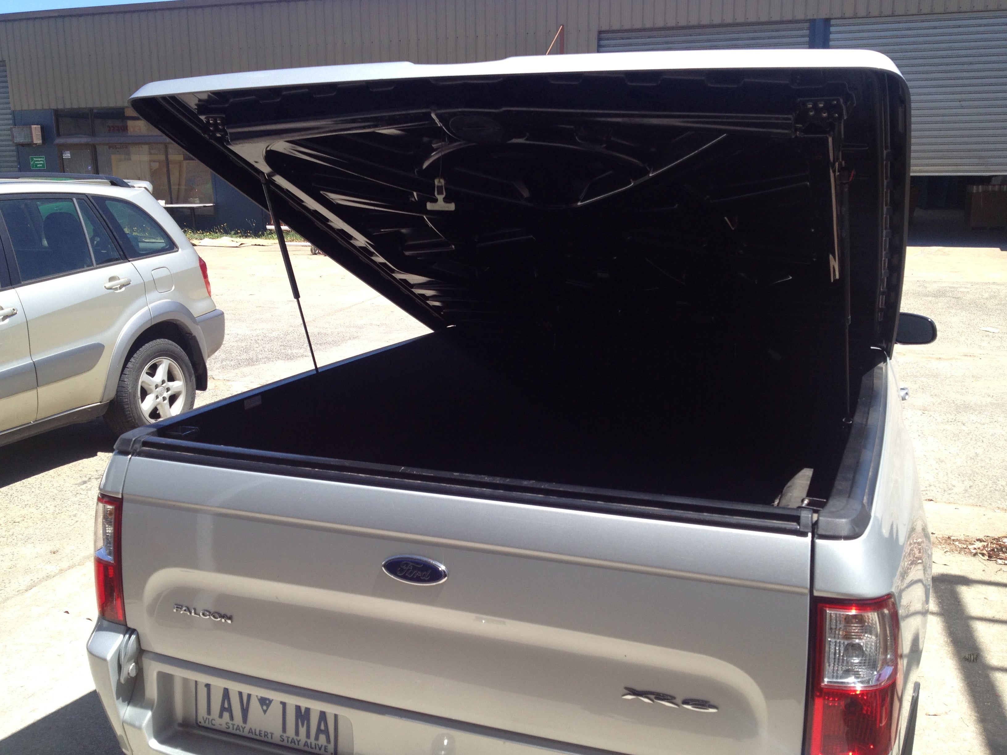 FG Ford Falcon Ute Lid Gas Struts fit EGR Plastic Hard Tonneau Cover 700mm x250n x M10-M10 Ball Heads