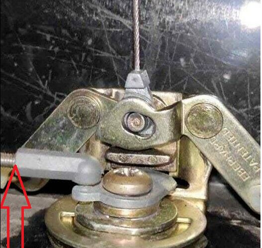 Pullrod & Angled Threaded Rod Adjustable connector to for EGR Central Locking Ute Lid Actuator Solenoid fits EGR Central Locking Ute Lids with Shiny Plastic Underneath