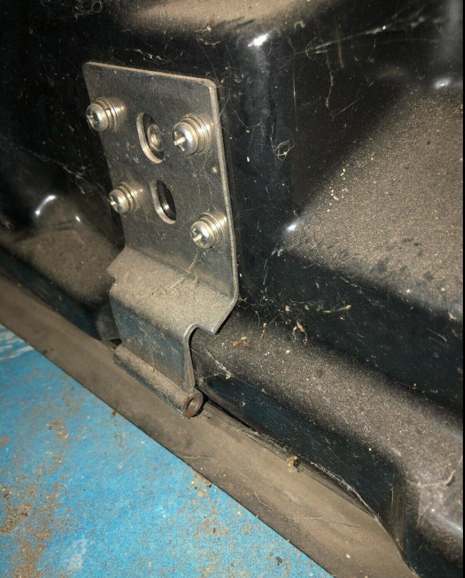 D-Max Isuzu fits EGR Ute Lid 50mm Male Hinge Fitment on Lid for EGR with Shiny Black Plastic Underneath