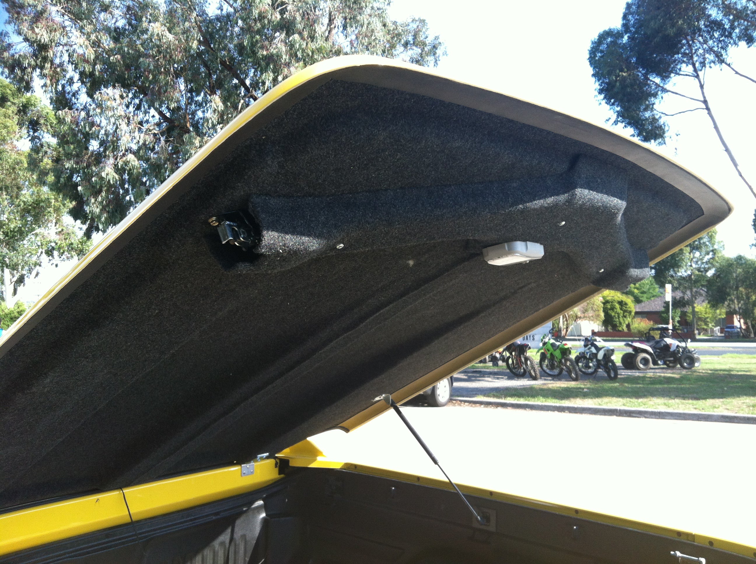 VE VF Commodore Gas Struts Fibreglass Ute Lid Hard Tonneau Cover 4059KP 300N