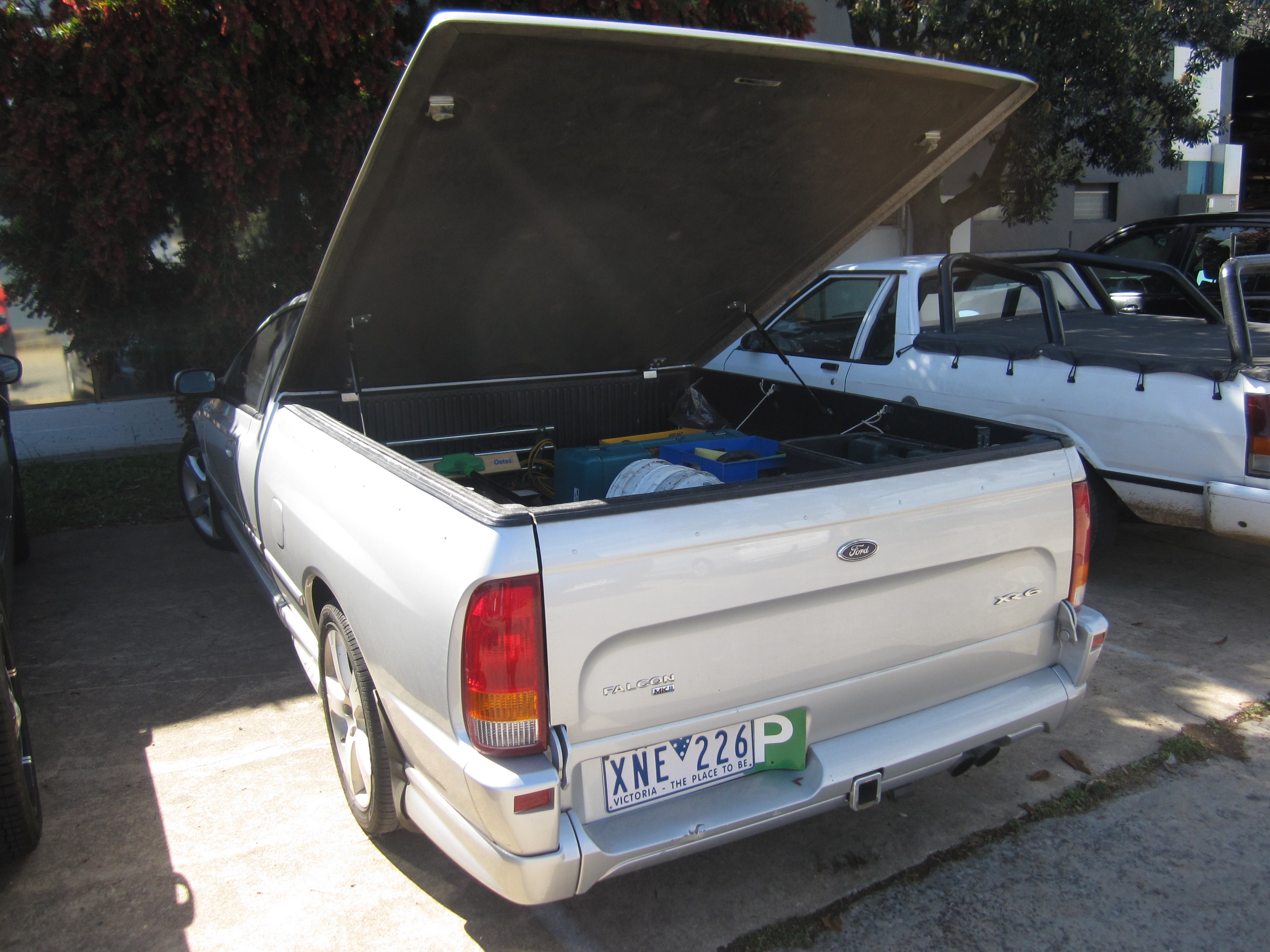 FG Ford Falcon Ute Lid Gas Struts Fibreglass Hard Tonneau Cover same as 903914 450n