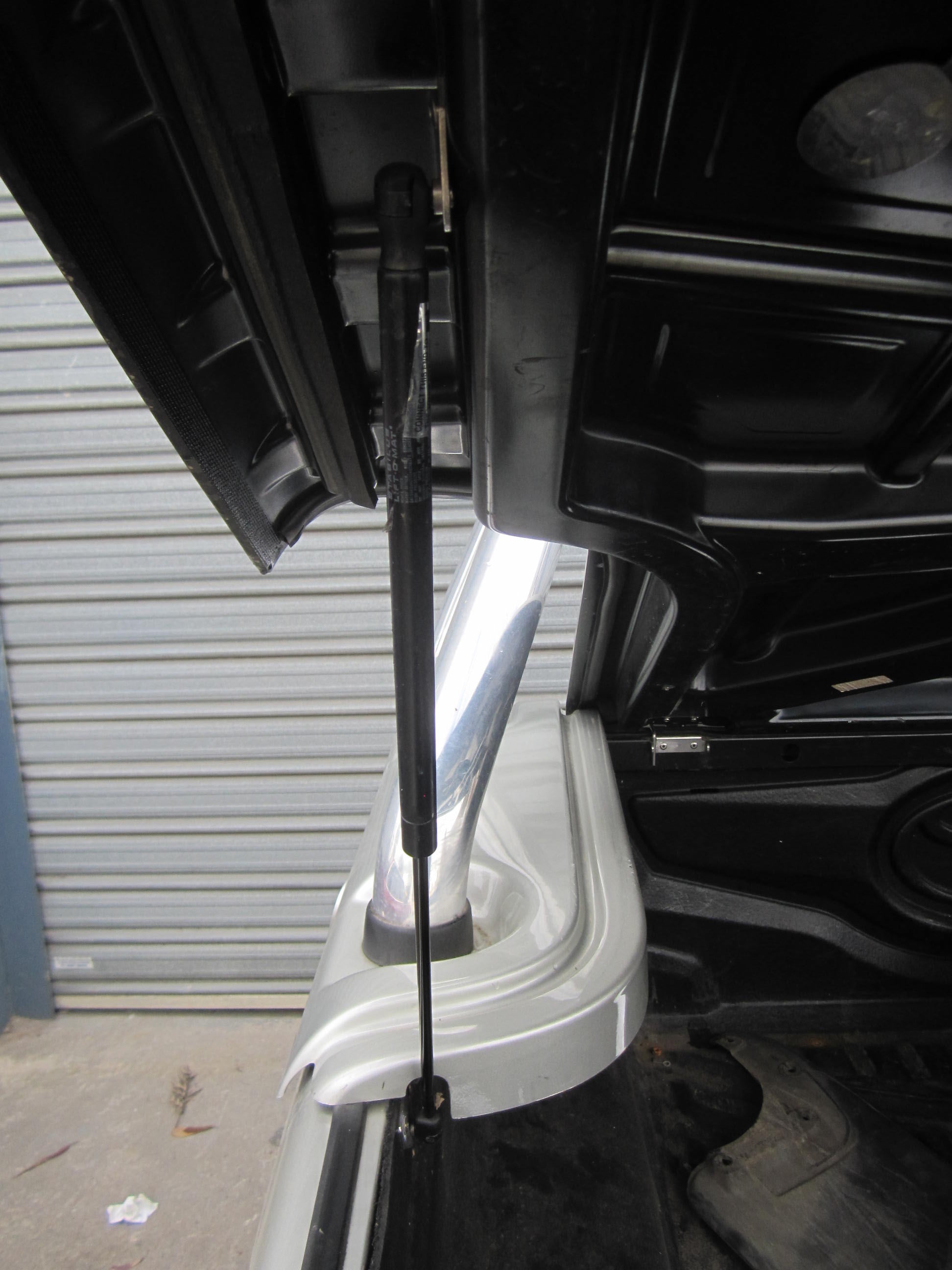 Gas Strut Bracket LID 2 Hole 10mm Ball Head for EGR Ute Lids with Shiny Black Plastic Underneath