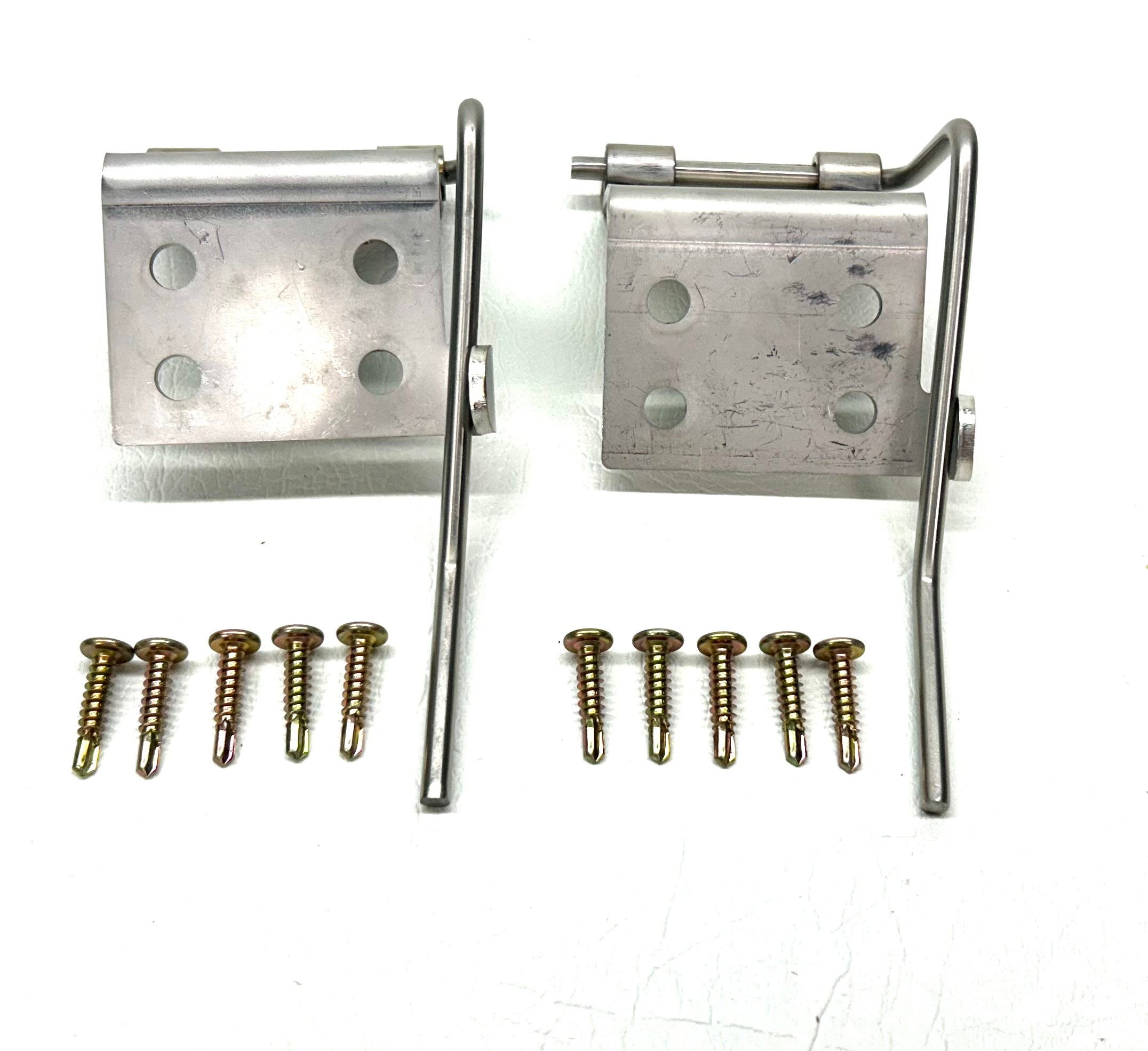 VU VY VZ Commodore 25mm Female Hinge & Pins Fitment on Ute for EGR Ute Lid with Shiny Black Plastic Underneath Kit-C