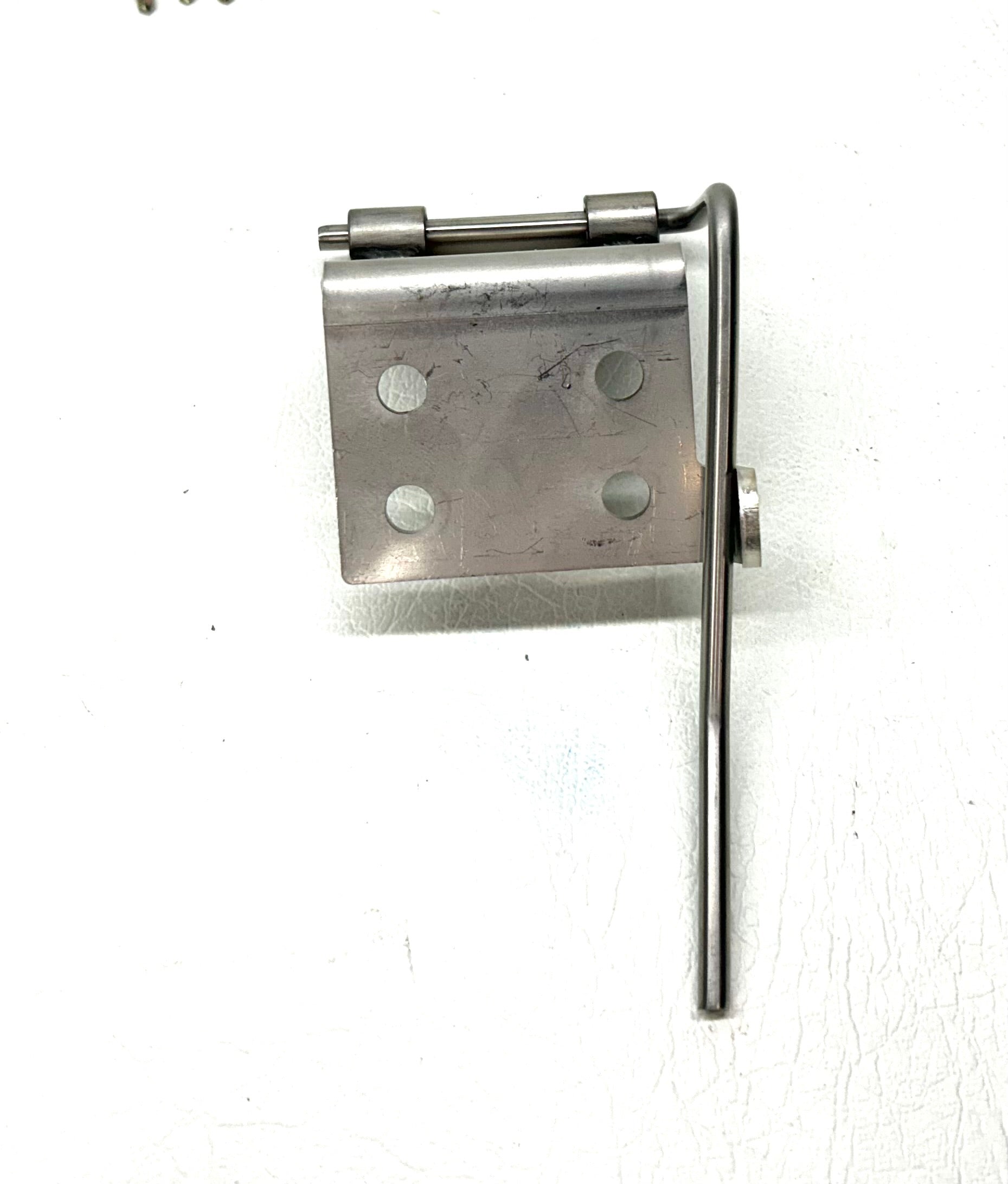 VU VY VZ Commodore 25mm Female Hinge & Bolts Fitment on Ute for EGR Ute Lid with Shiny Black Plastic Underneath Kit-B