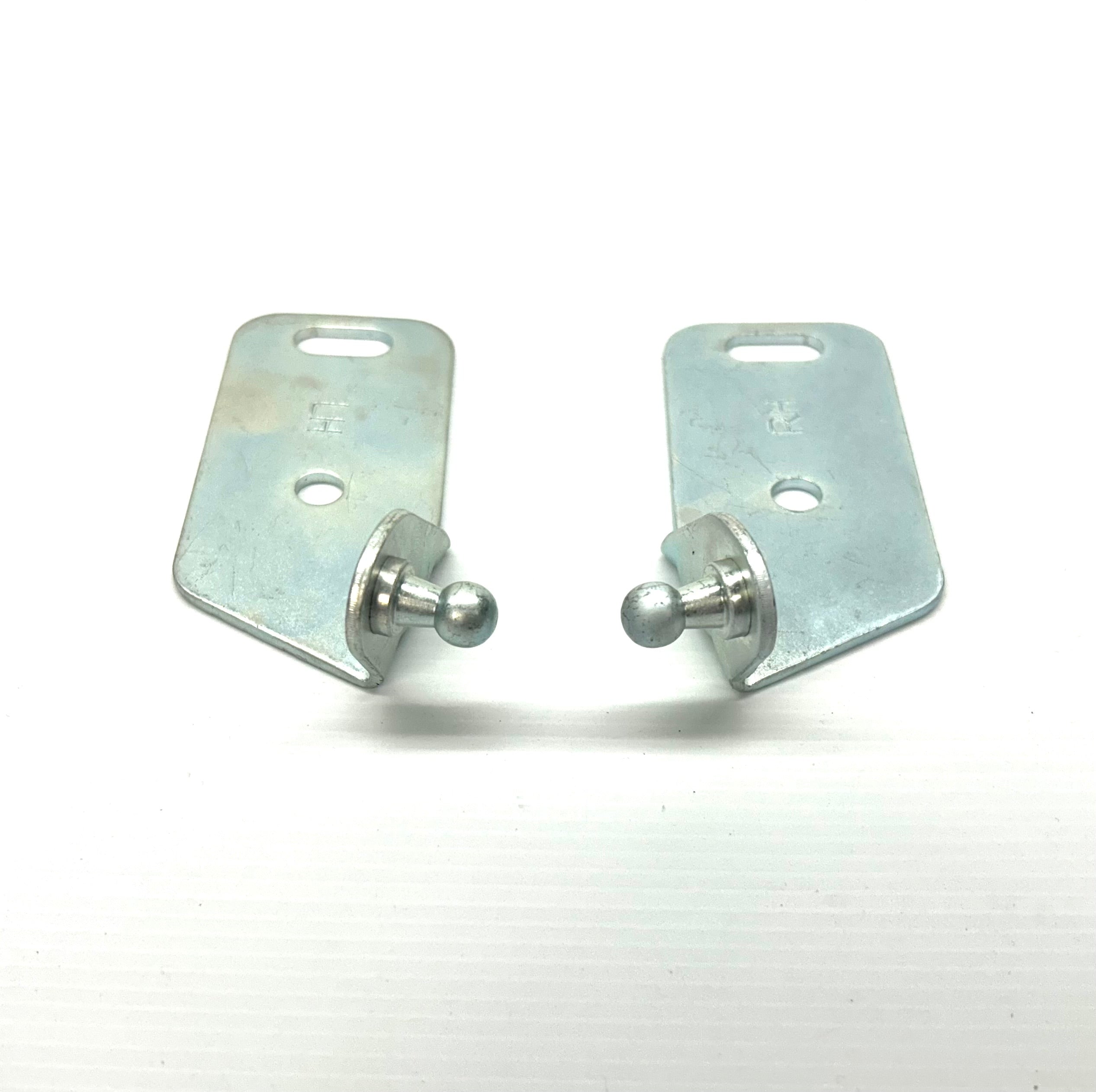 Canopy Rear Window Gas Strut Under Lock Catch Mounting Bracket