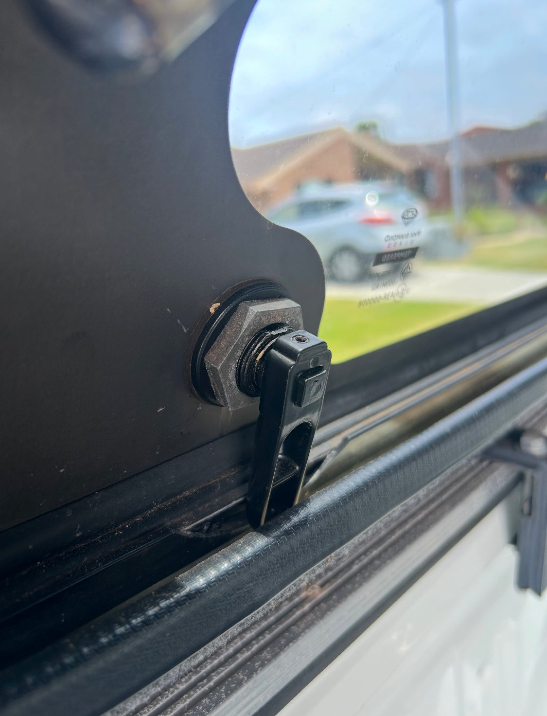 Flexiglass EDGE Canopy Replacement Central Locking Rear Window T Handle & 4 Side Window Locks 28-32mm Hole Size All Same key