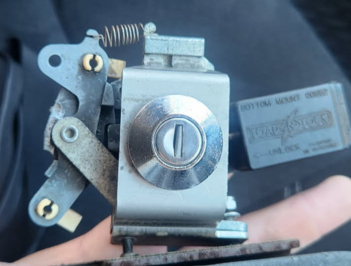 Toyota Hilux 2005-2015 Cast Metal Lid Lock fits Nissan Hard EGR Plastic Tonneau Cover