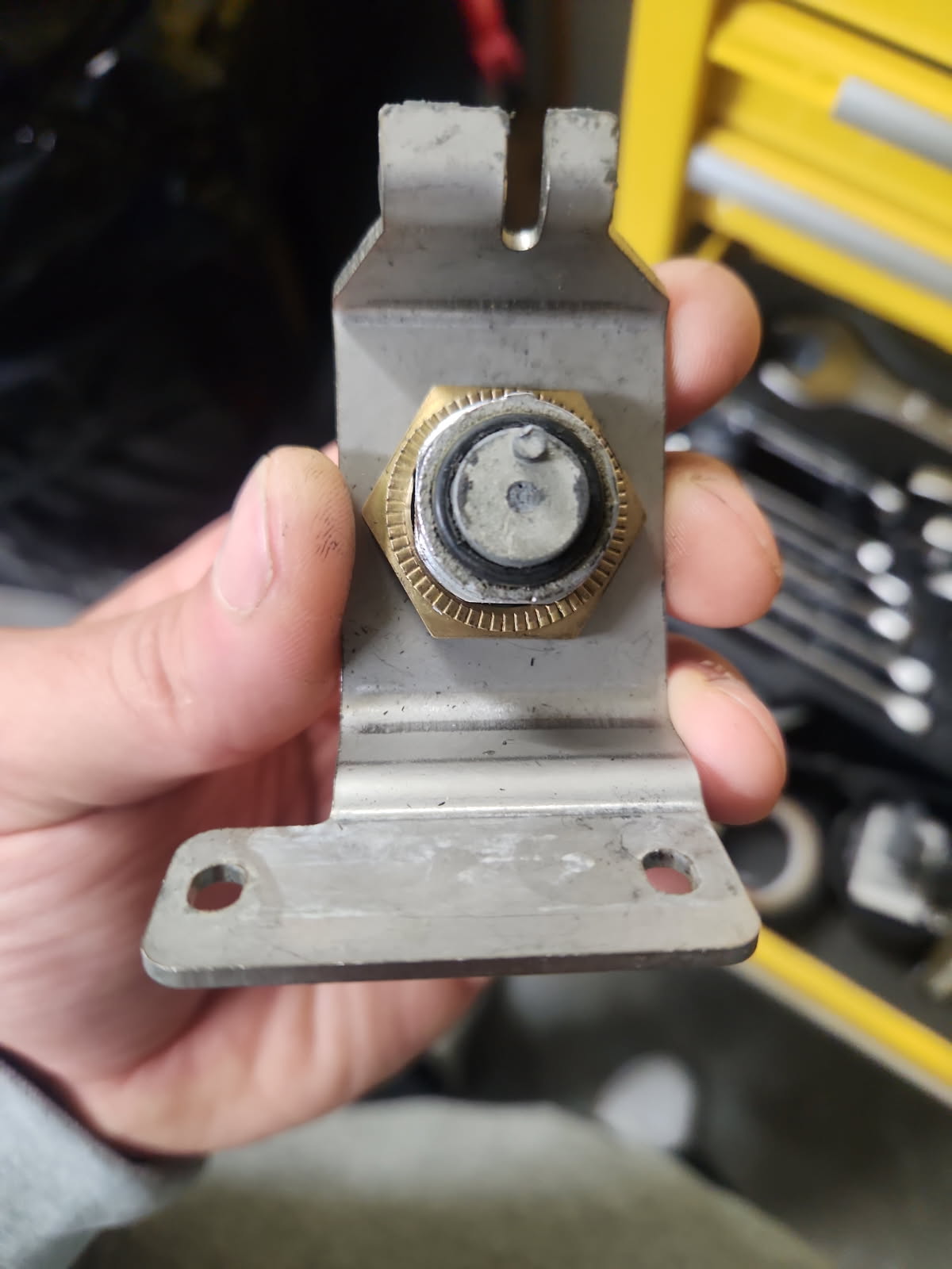 Toyota Hilux 2005-2015 Cast Metal Lid Lock fits Nissan Hard EGR Plastic Tonneau Cover