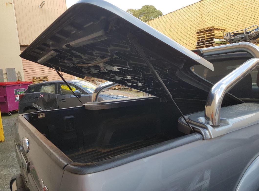 Toyota Hilux SR5 2006-2016 Aftermarket Replacement Small Loop Lock Bracket Catches for EGR Plastic Ute Lids