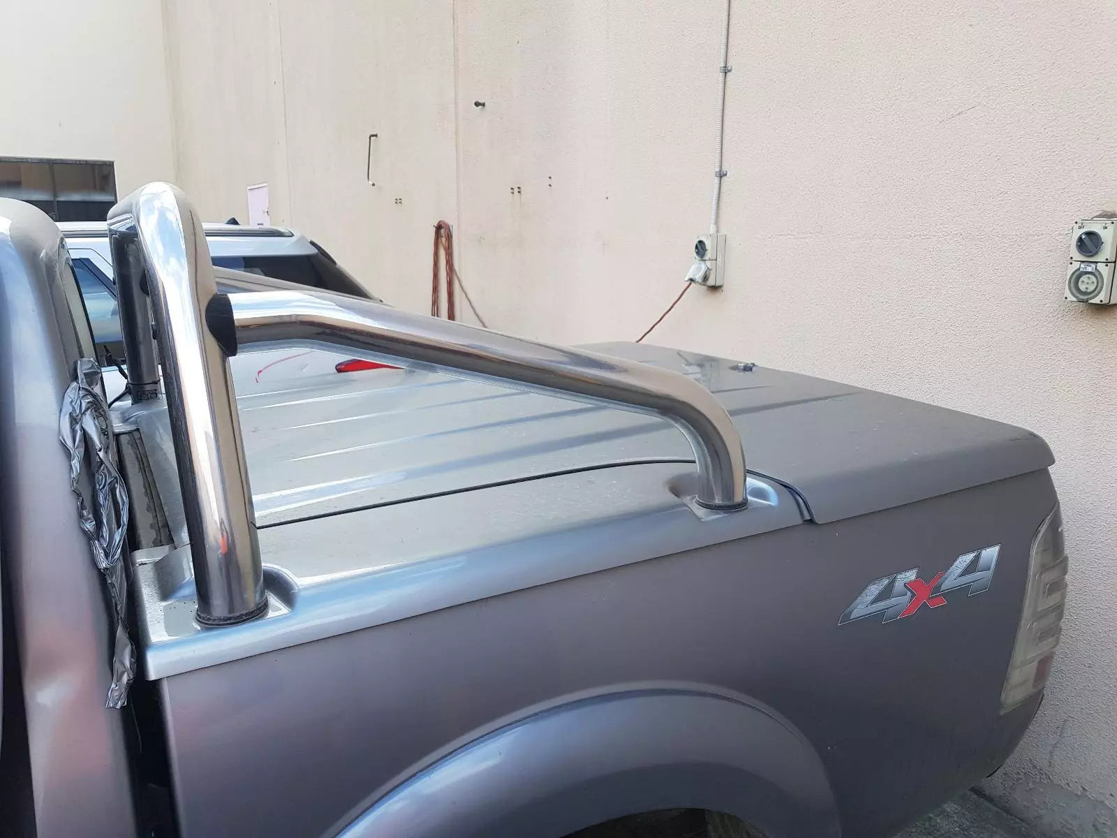 PJ PK Ford Ranger 1P & 3P EGR Plastic Ute Lid Hard Tonneau Covers M10-M10 Ball Heads 585mm x 150n