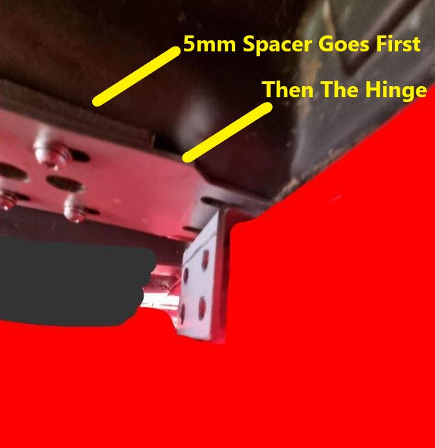 Mitsubishi ML MN Triton Fits EGR Ute Lid 25mm Male Hinge Fitment on Lid for EGR with Shiny Black Plastic Underneath