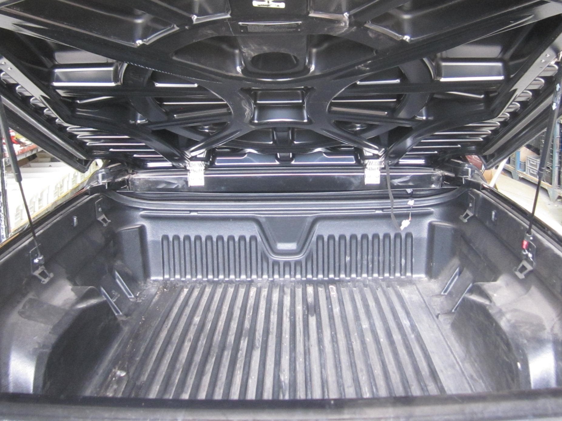 VU VY VZ Commodore 25mm Female Hinge & Pins Fitment on Ute for EGR Ute Lid with Shiny Black Plastic Underneath Kit-D