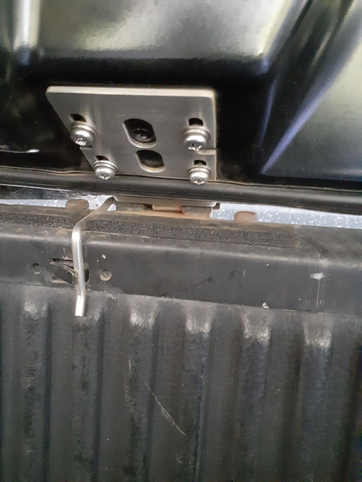 BA BF Ford Falcon Hinge Pins Only for Complete Front OEM Hinge Bars EGR Ute Lid with Shiny Black Plastic Underneath