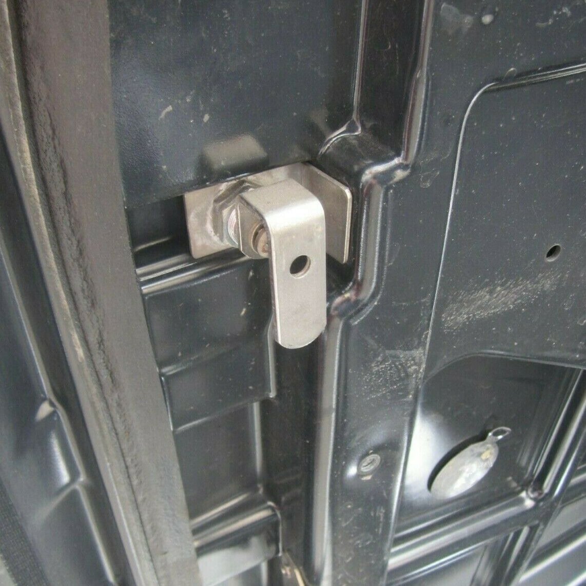 Toyota Hilux 2005-2015 Aftermarket Replacement Long Ute Lid Locks EGR Plastic Lids SET-B Replacement Barrels Keys & Lock Strikers