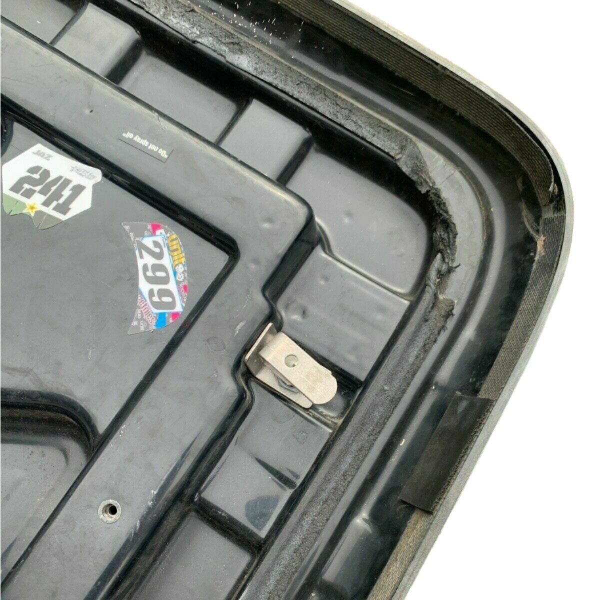 Toyota Hilux 2005-2015 Aftermarket Replacement Long Ute Lid Locks EGR Plastic Lids SET-B Replacement Barrels Keys & Lock Strikers