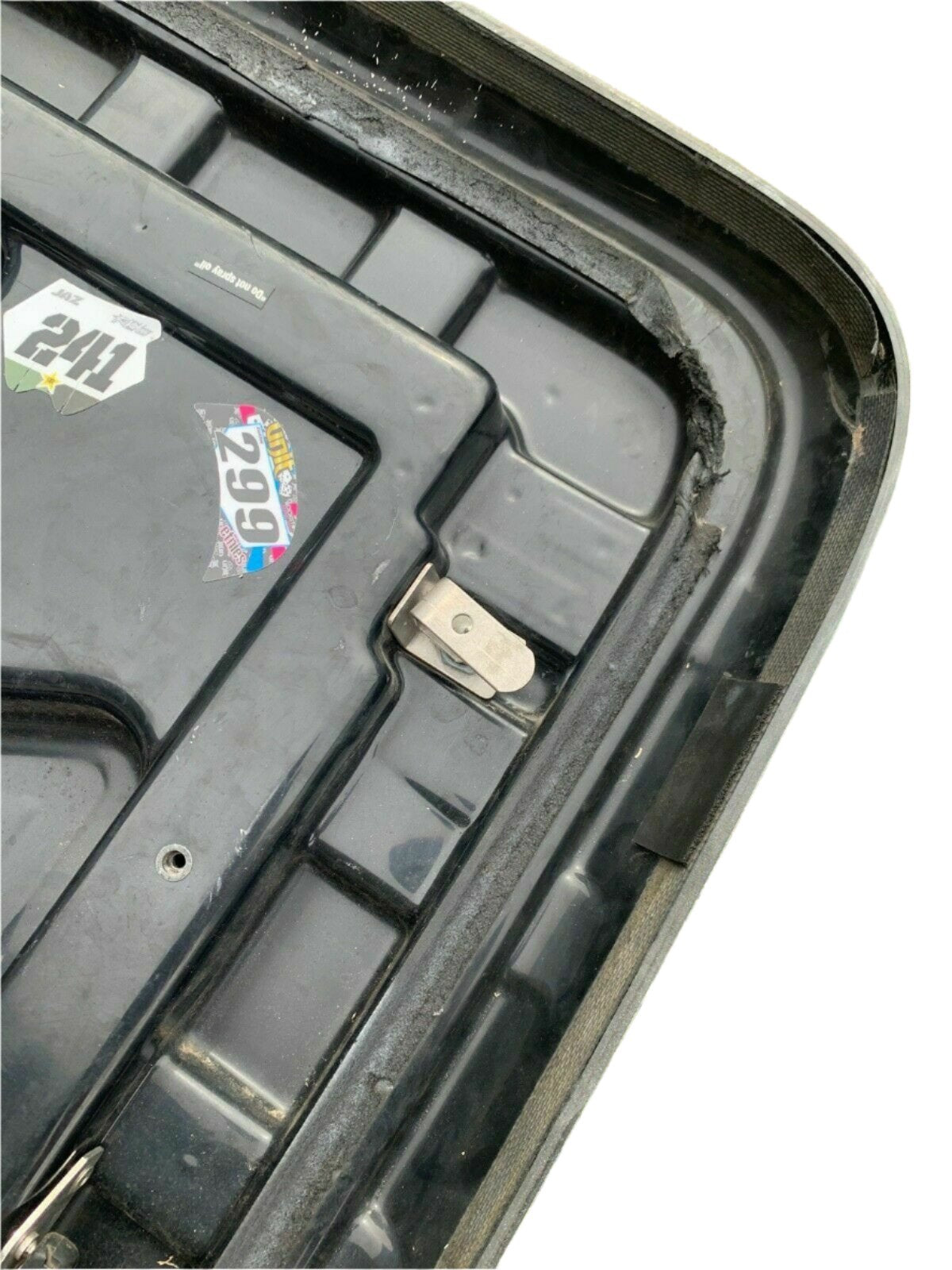 Toyota Hilux 2005 2015 Aftermarket Replacement Long Ute Lid Locks EGR Plastic Lids SET-C Replacement Barrels Keys Strikers L-Lock Support Plates