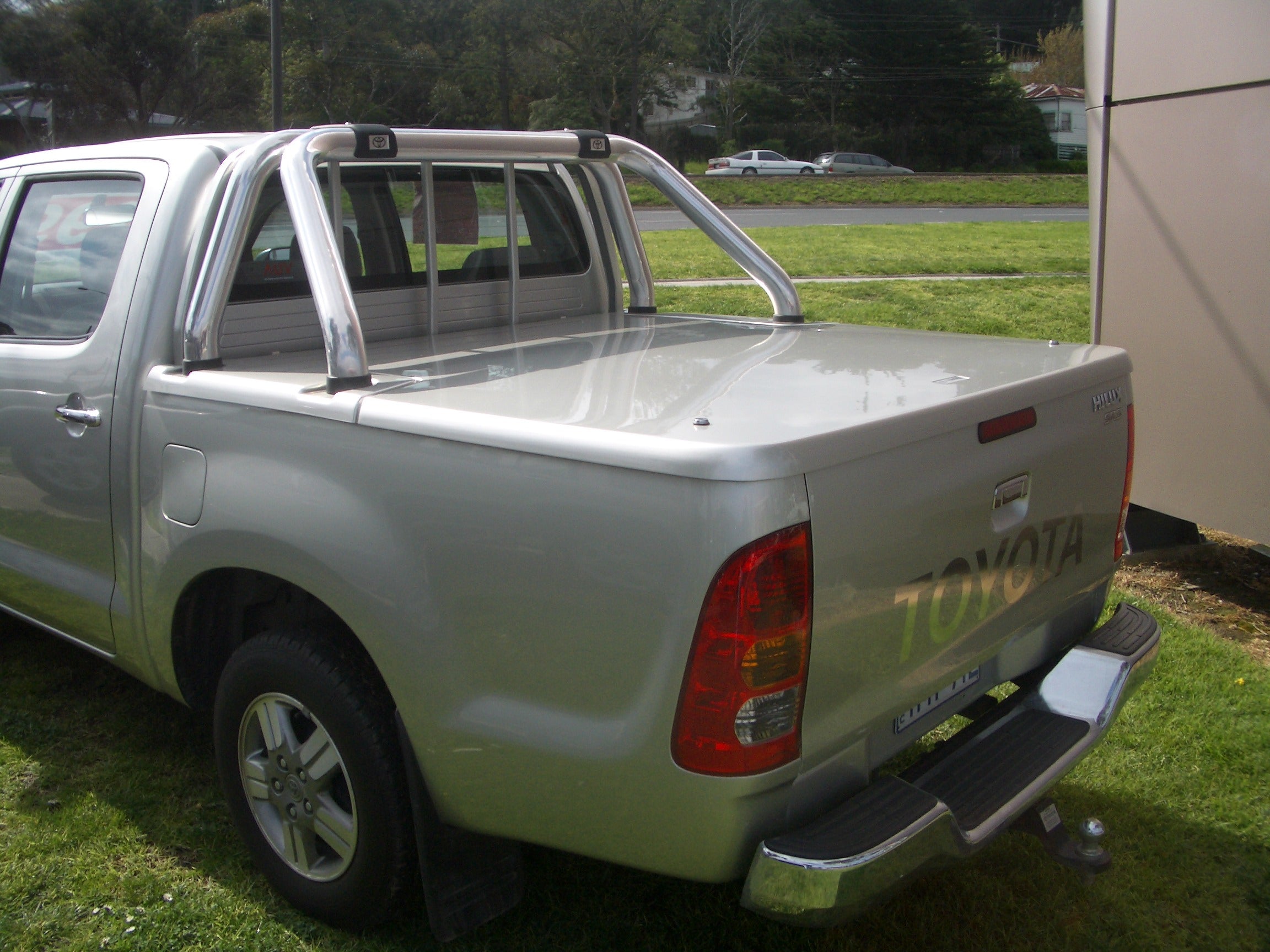 Toyota Hi-Lux 2005-2015 Aftermarket Replacement Ute Lid Spare Parts Fibreglass Ute Lid with Carpet Underneath