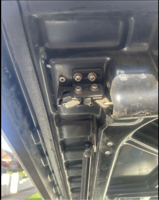 FG Ford Falcon Ute Lid Rear Lock Catch Mechanism fits EGR Lids with Shiny Plastic Underneath Lid