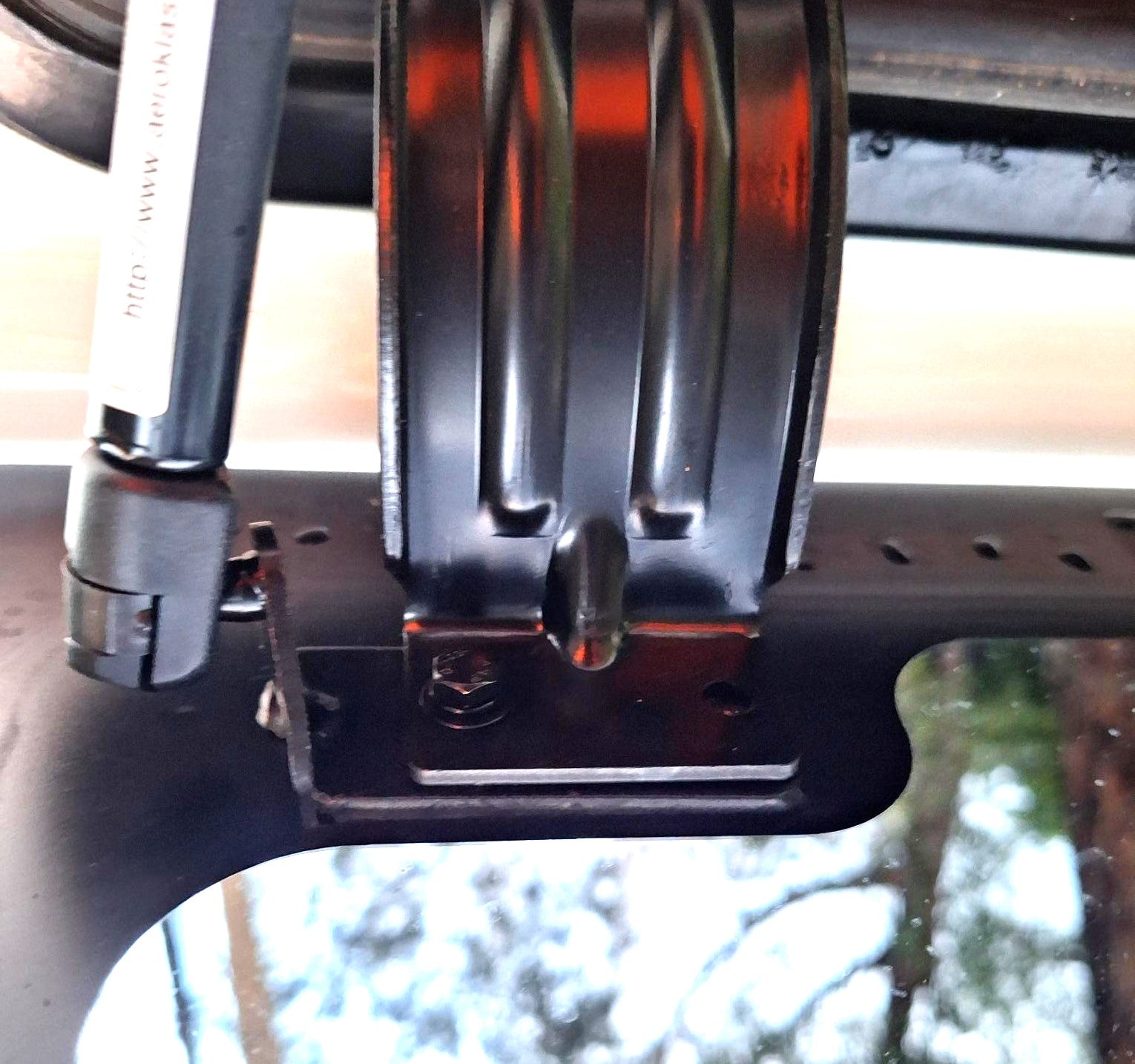 Aeroklas Canopy 8 x Medium M5 x 20mm Round Head Mounting Canopy Side Lift Up Window Black Bolts