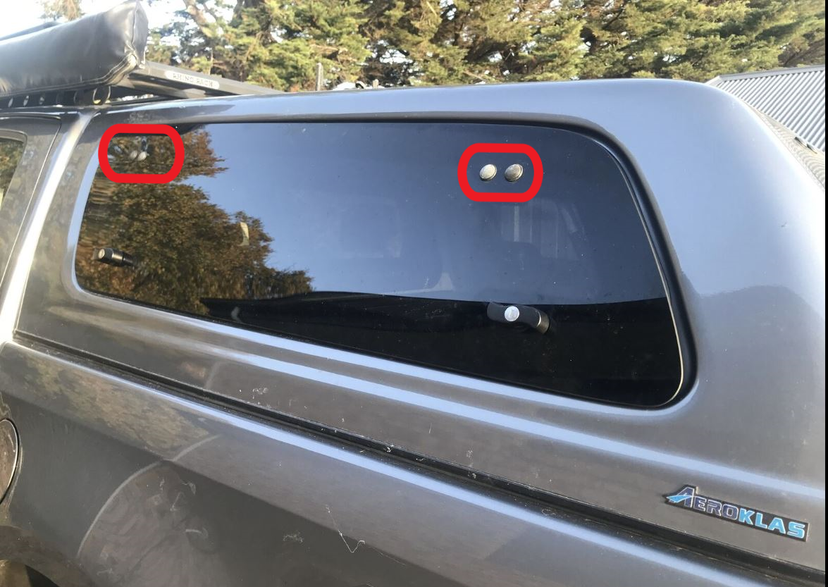 Aeroklas Canopy 8 x Medium M5 x 20mm Round Head Mounting Canopy Side Lift Up Window Black Bolts