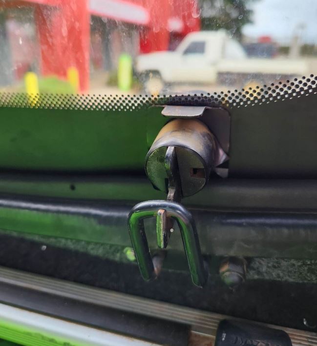 Flexiglass Central Locking Canopy Rear Window T Handle & 2 Side Locks Same key also fits Ultimate Flake