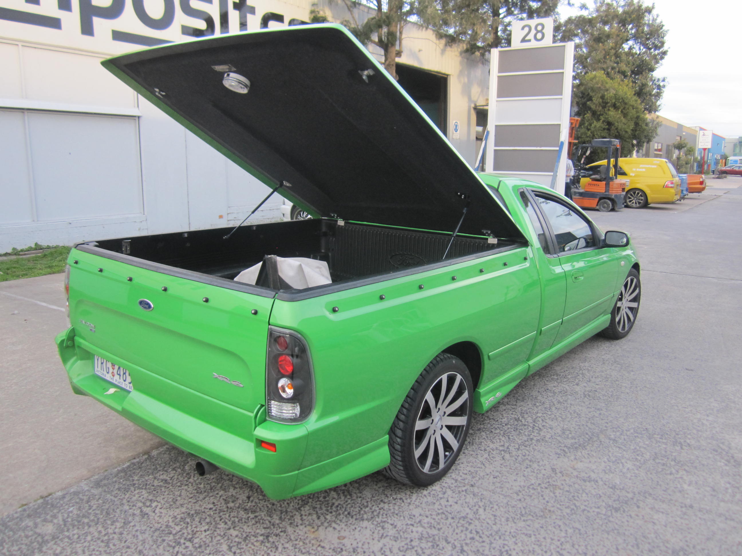AU BA BF Ford Falcon Ute Lid Gas Struts Fibreglass Hard Tonneau Cover same as 903914 450n