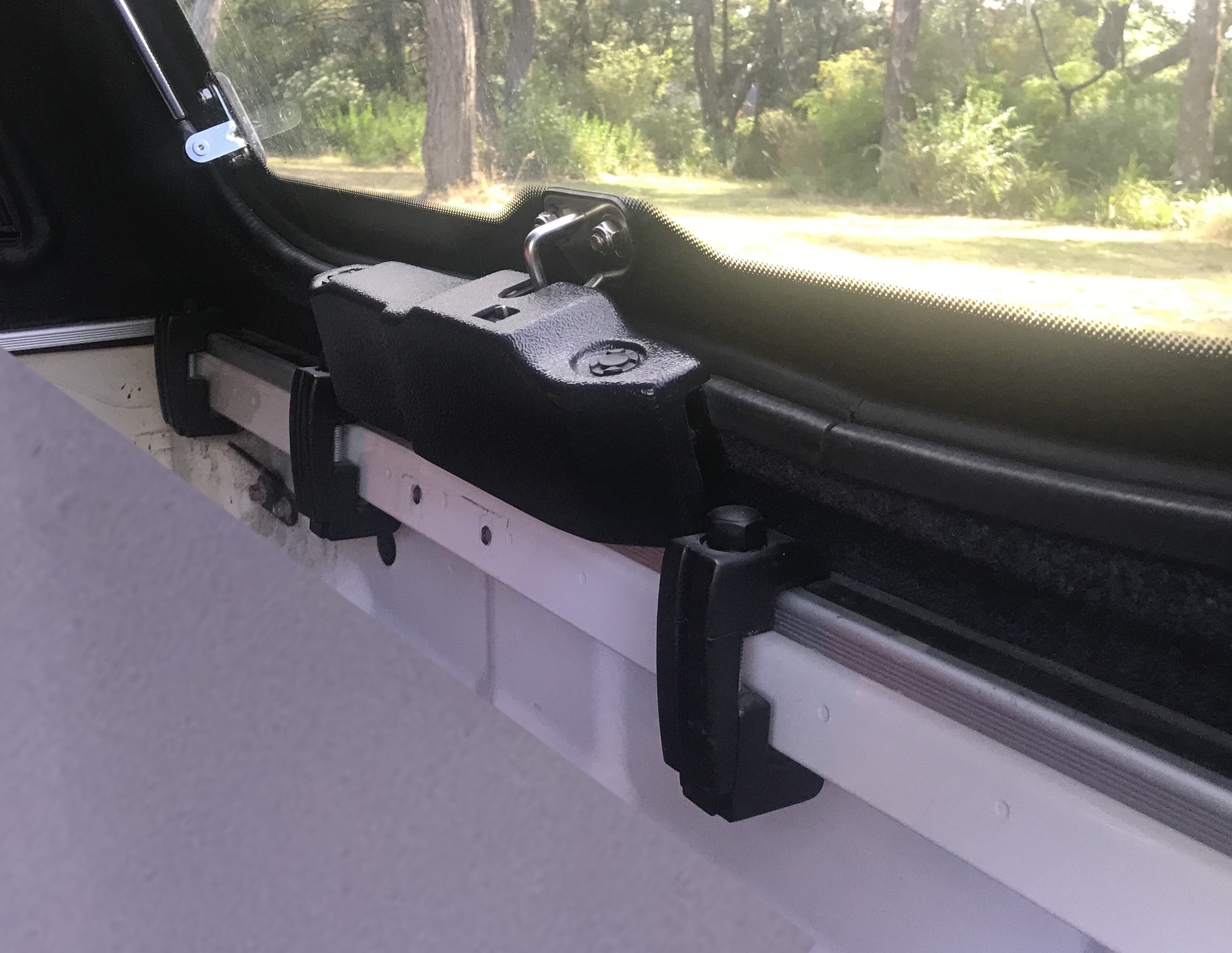 Clamps 2 x Canopy Ute Mounting Fitting Kit Removable Black Plastic G-Clamp Ute Tub