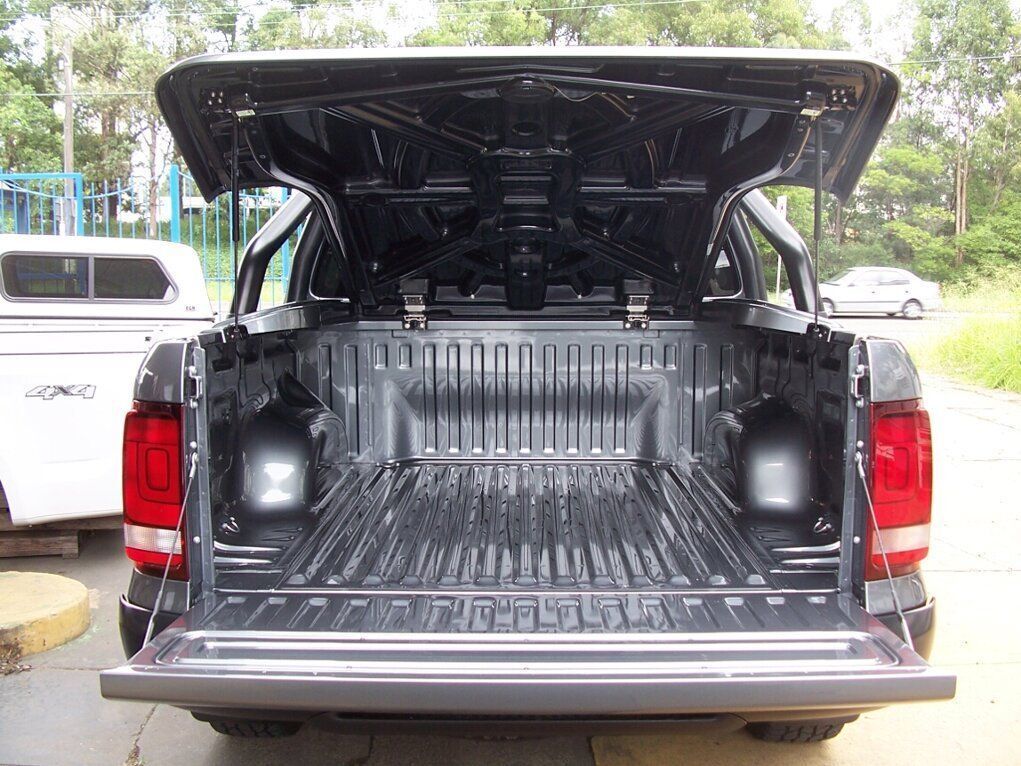 Nissan D40 Navara 50mm Female Hinge & Pins & Seal Kit-4 for EGR Ute Lid with Shiny Black Plastic Underneath