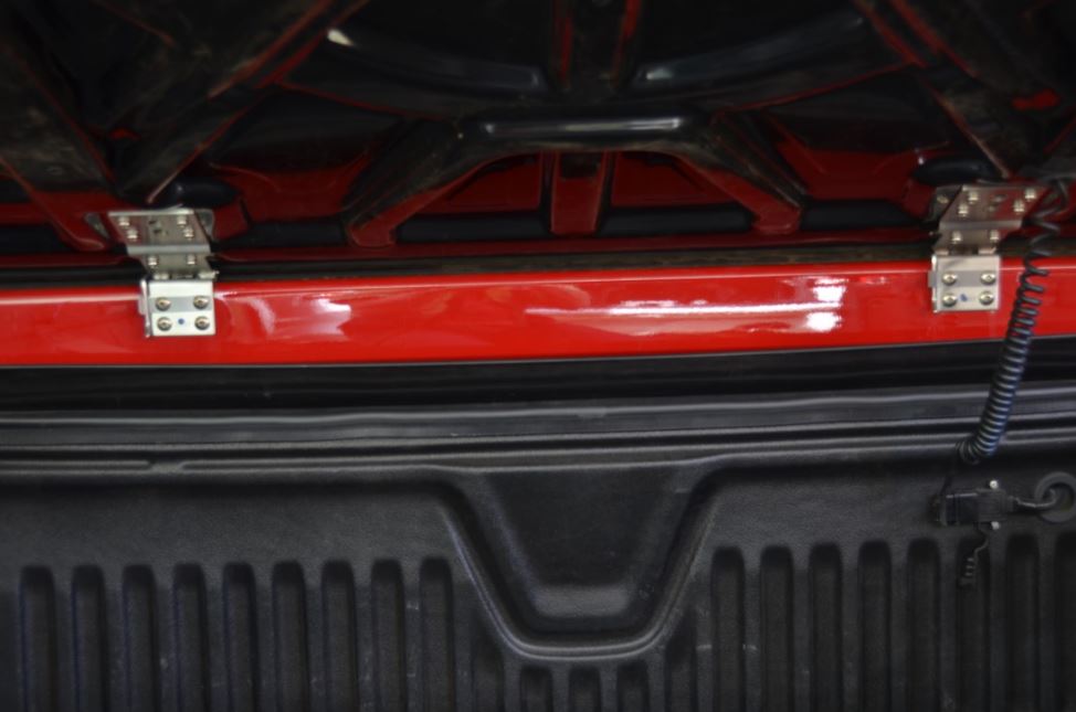 Mitsubishi ML MN Triton Fits EGR Ute Lid 25mm Male Hinge Fitment on Lid for EGR with Shiny Black Plastic Underneath