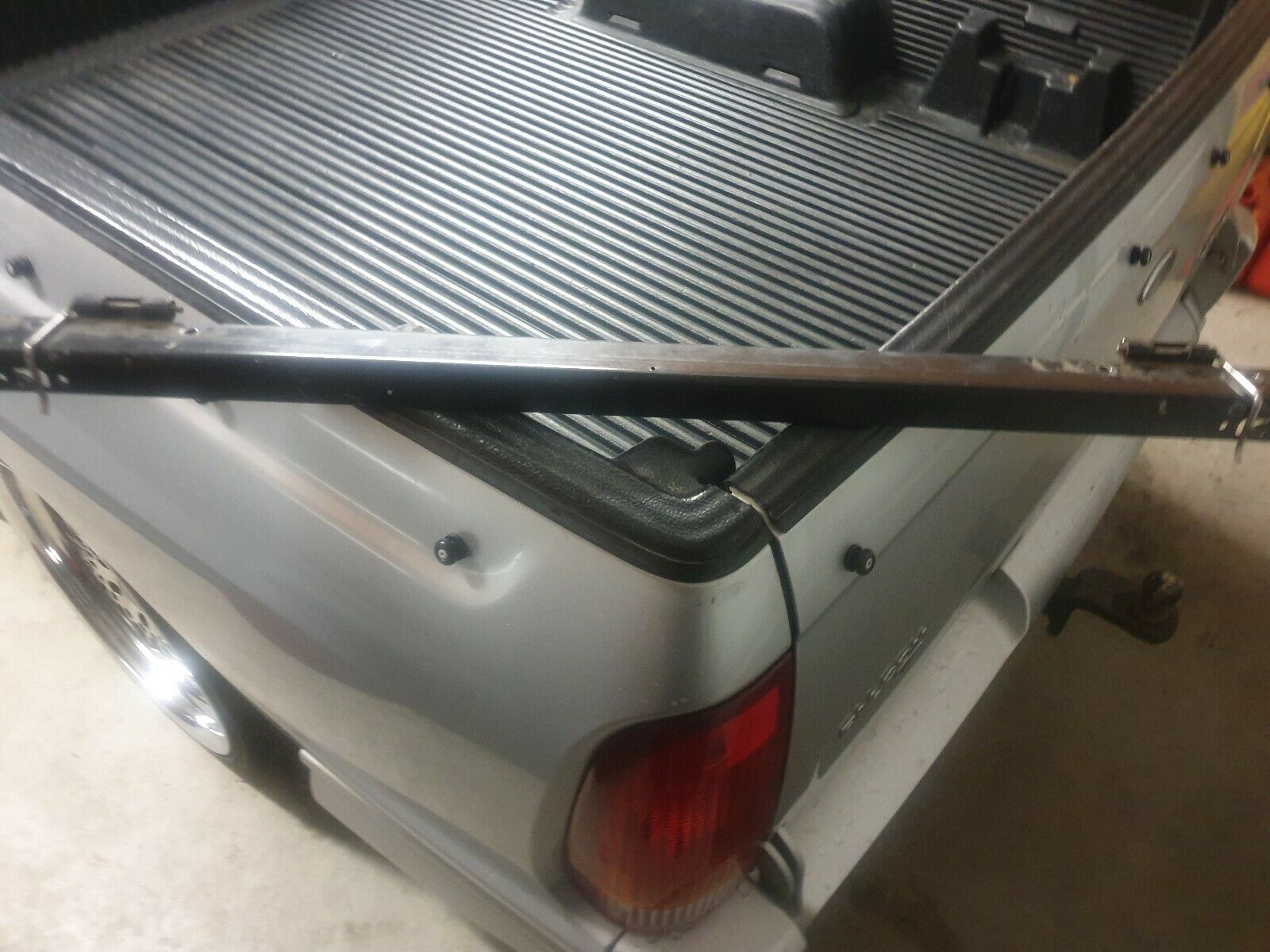 BA BF Ford Falcon Hinge Pins Only for Complete Front OEM Hinge Bars EGR Ute Lid with Shiny Black Plastic Underneath